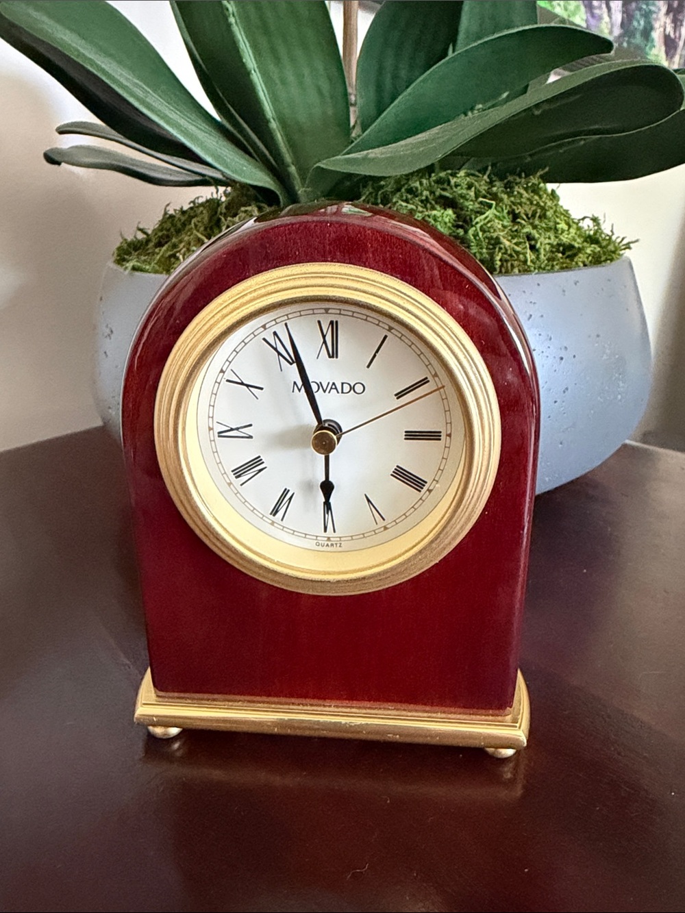 Movado Mahogany Gloss and Brass Arch-Top Mantel/Desk Clock